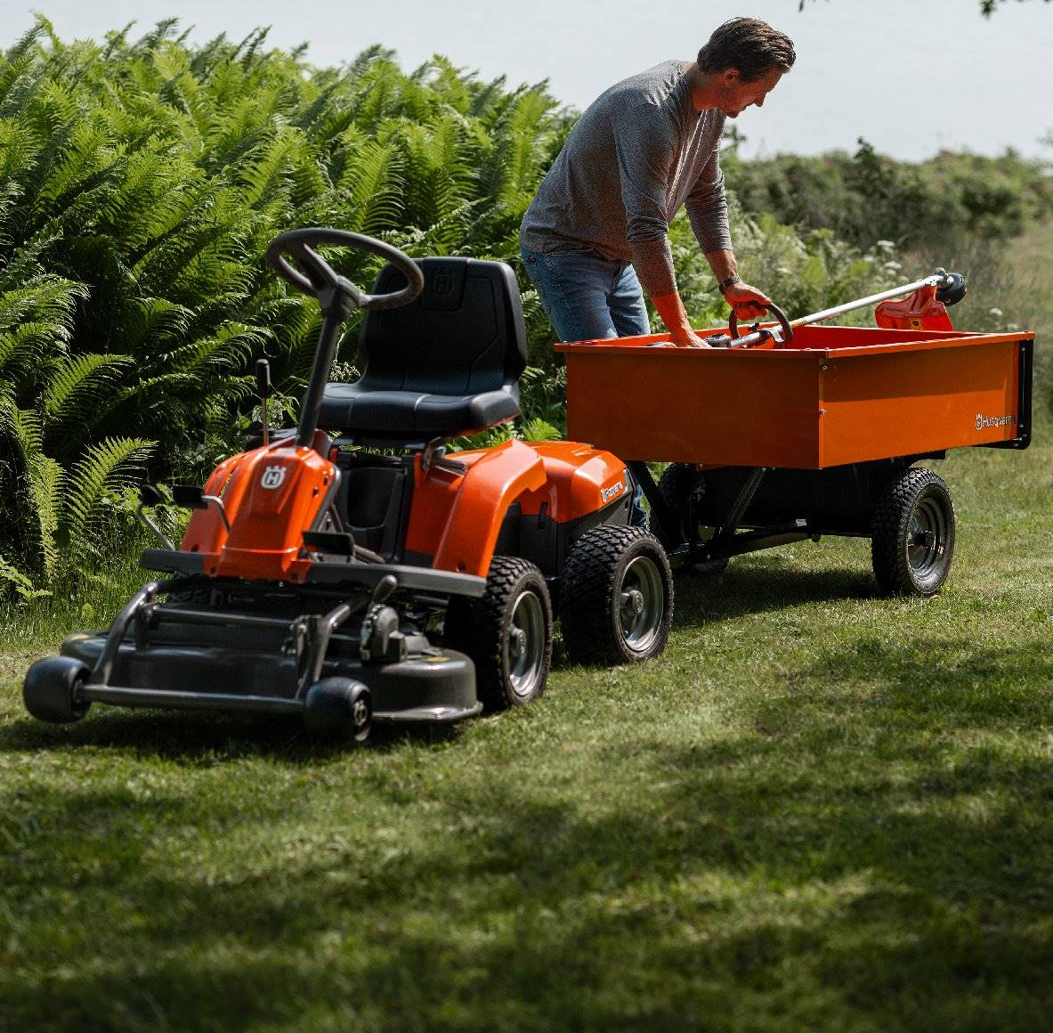 Husqvarna Akku-Frontmäher R 112iC mit Mähdeck Combi 85, Akku und Ladegerät – Bild 5