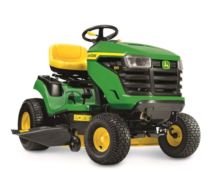 Rasentraktor-JOHN-DEERE-X107-700x560-1_8a14159a-3b01-44fb-9e0c-f01a3dbeca3b.jpg JOHN DEERE Rasentraktor X107 – Bild 1