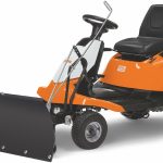 STIHL Aufsitzmäher RT 4082 Winterpaket mit Schneeschild und Schneeketten – Modell 2025-Neu