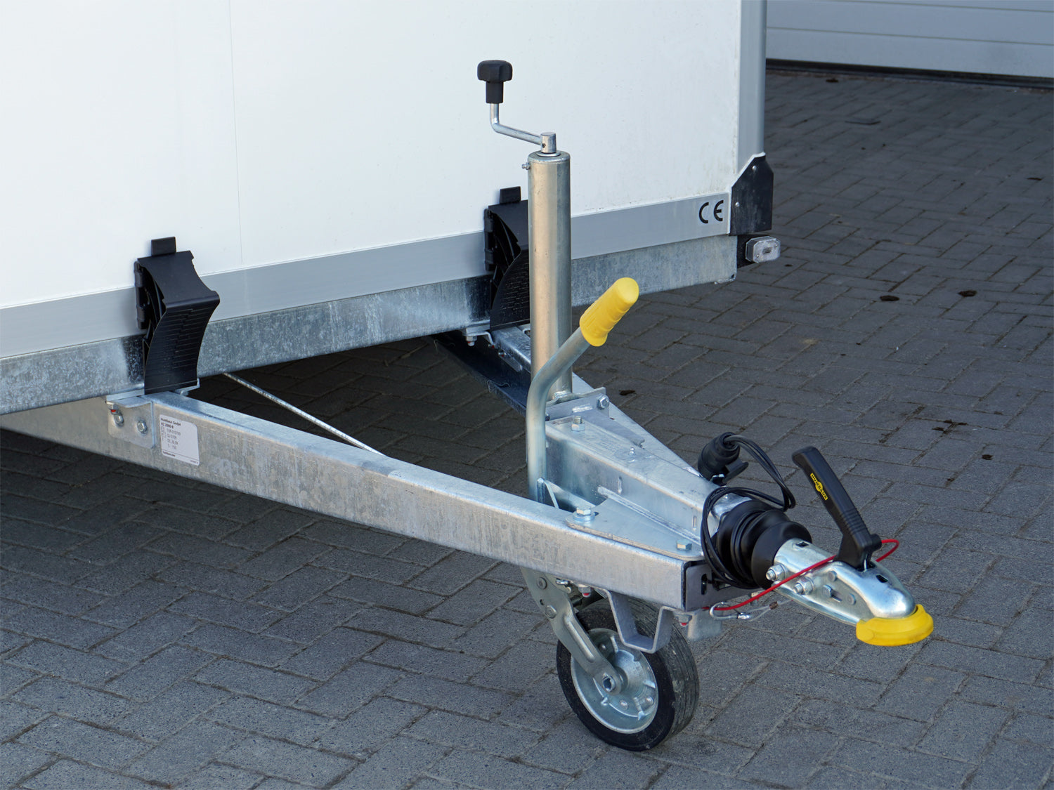 Humbaur HGK 25 32 18 – 21 PF60 Deluxe Tandem-Kühlkoffer mit hochwertiger Isolierung – Bild 5
