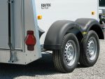 Humbaur Equitos Alu Plus 2400 Sattelkammer & Seitentrittschutz | 100 km/h Reifen – Bild 12