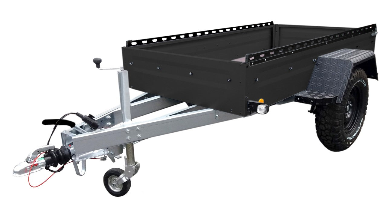 tl-eb2-offroad-anhaenger-schwarz_1280x1280-1_f68e7bc9-420a-4534-be03-ba52df832e7b.jpg Offroad Auto Anhänger 1000kg schwarz TL-EB2 – Tieflader – Bild 1